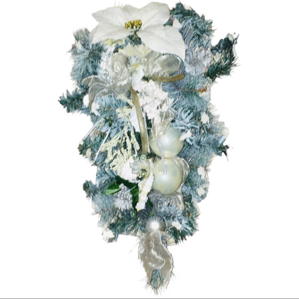 NEW Blue/White Winter Christmas Holiday Floral Spray Hangable Centerpiece 🎉HP🎉 - Picture 6 of 16